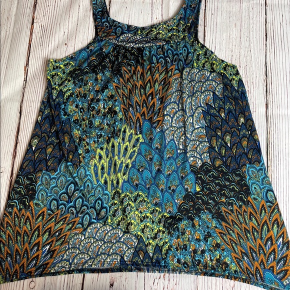 Peacock print sleeveless blouse vibrant colors - Picture 7 of 7